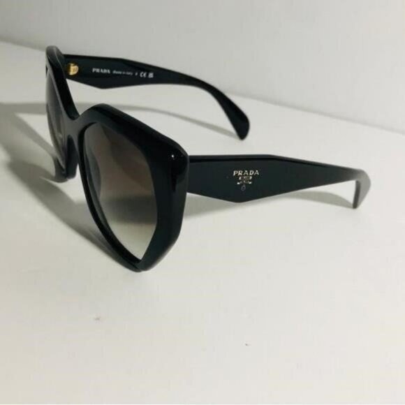 PRADA PR 16RS HERITAGE Oversized Sunglasses","description":"PRADA PR 16RS HERITA - Picture 8 of 11